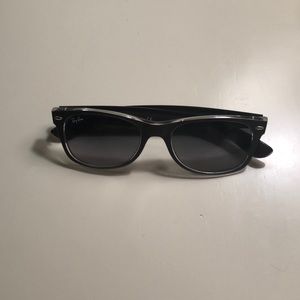 Ray-Ban Wayfarer Gray Sunglasses